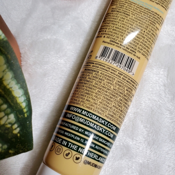 Mudmasky Mineral-Infused Double Cleansing Mask - Picture 3 of 5